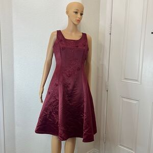 Miss Ma Ma Dress Scoop Neck Sleeveless Sz Medium Burgundy Red Midi 💯 Polyester